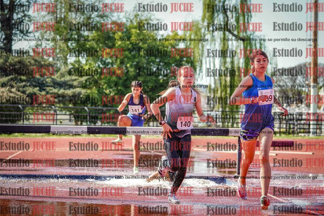 Fotos de los 1500 m con obstáculos de mujeres