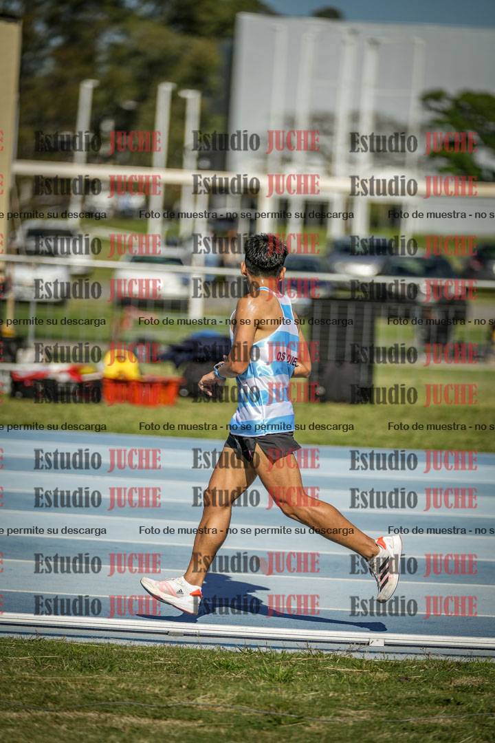 Fotos de los 5000 m de mujeres y varones - serie 1