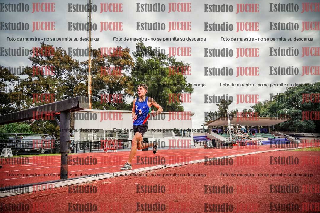 Fotos de los 3000 m con obstáculos de varones