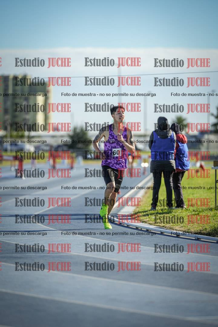 Fotos de los 3000 m con obstáculos de varones