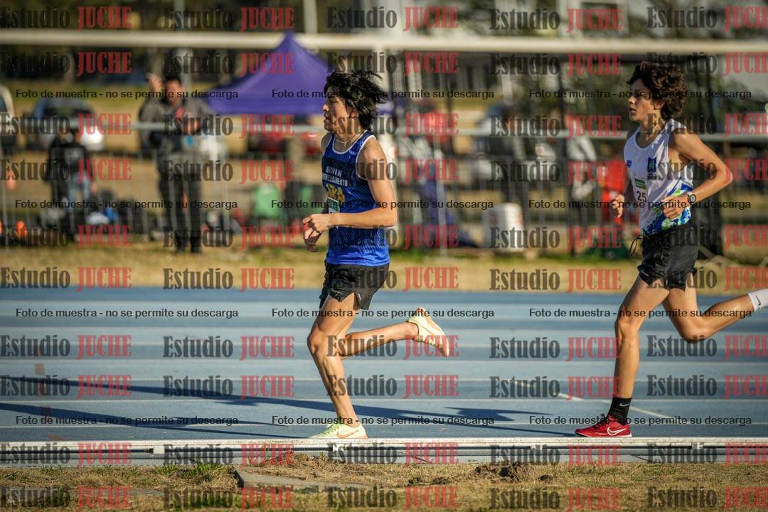 Fotos de los 2000 m con obstáculos de varones