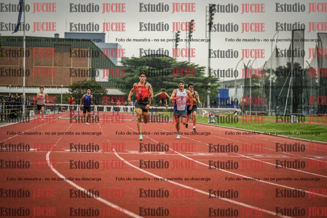 Fotos de los 400 m con vallas de varones