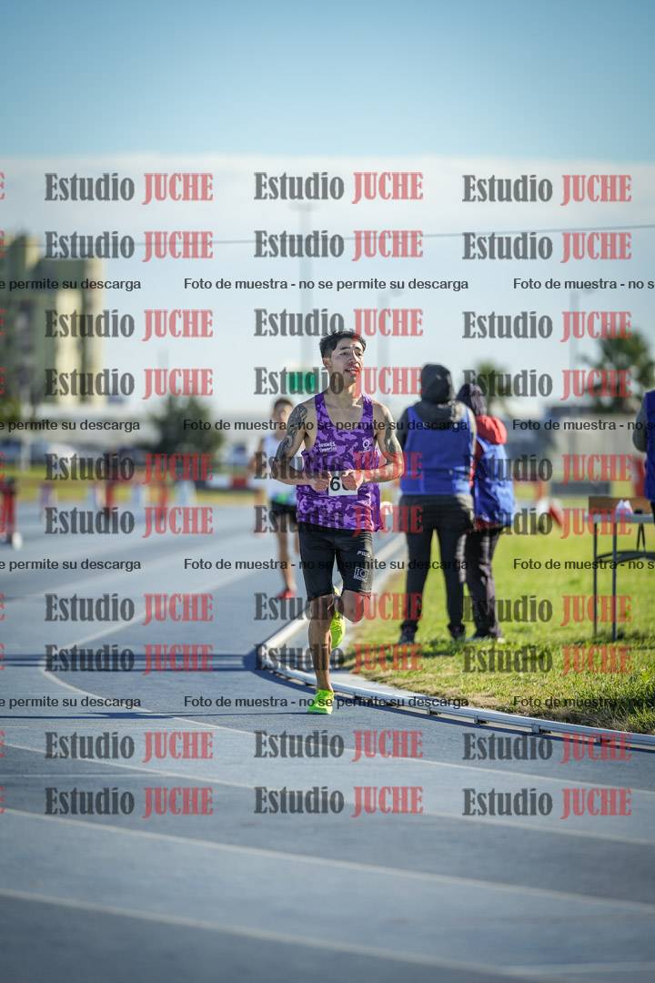 Fotos de los 3000 m con obstáculos de varones
