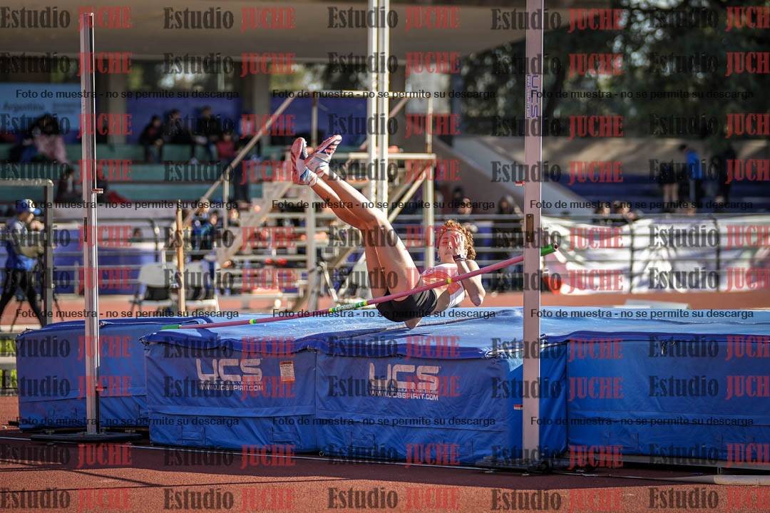Fotos del salto en alto - todos los grupos