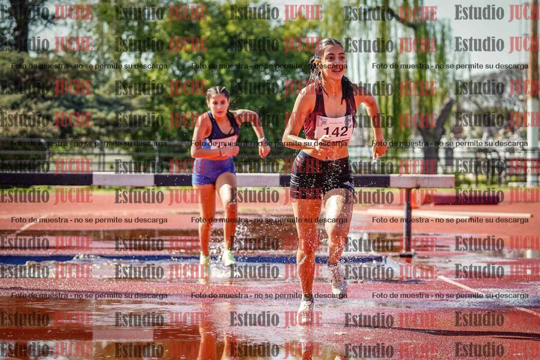 Fotos de los 1500 m con obstáculos de mujeres