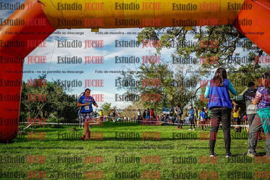 Fotos de la llegada del cross de 4000 m - mujeres