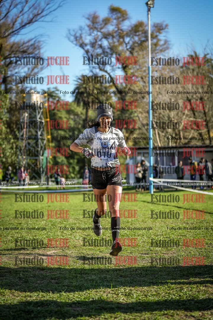Fotos de la llegada del cross de 4000 m - mujeres