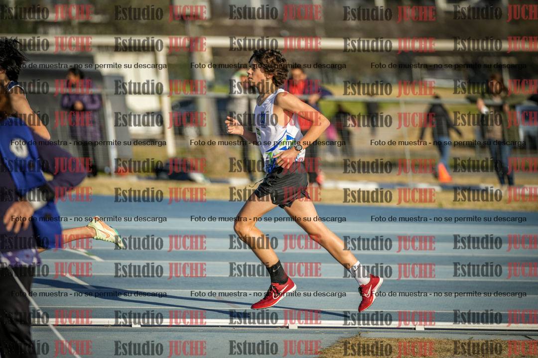 Fotos de los 2000 m con obstáculos de varones