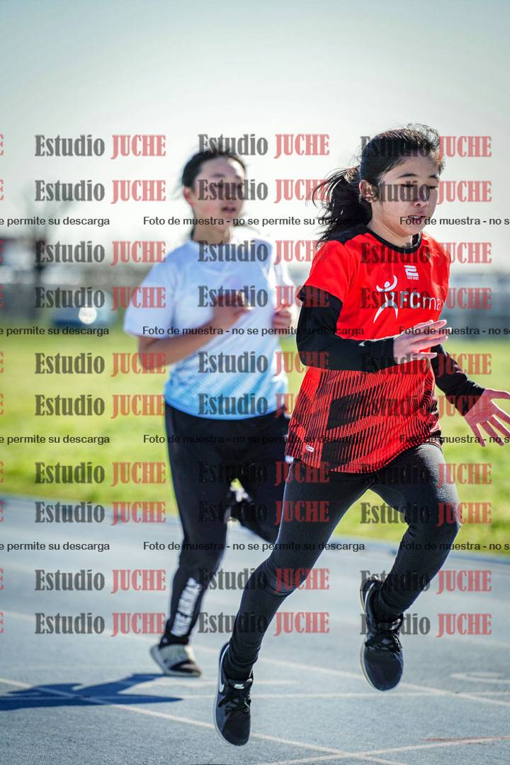 Fotos de los 80 m llanos de mujeres - U14