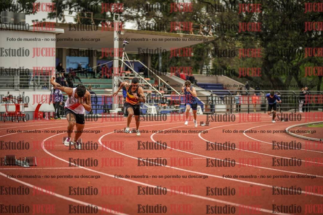 Fotos de los 400 m con vallas de varones