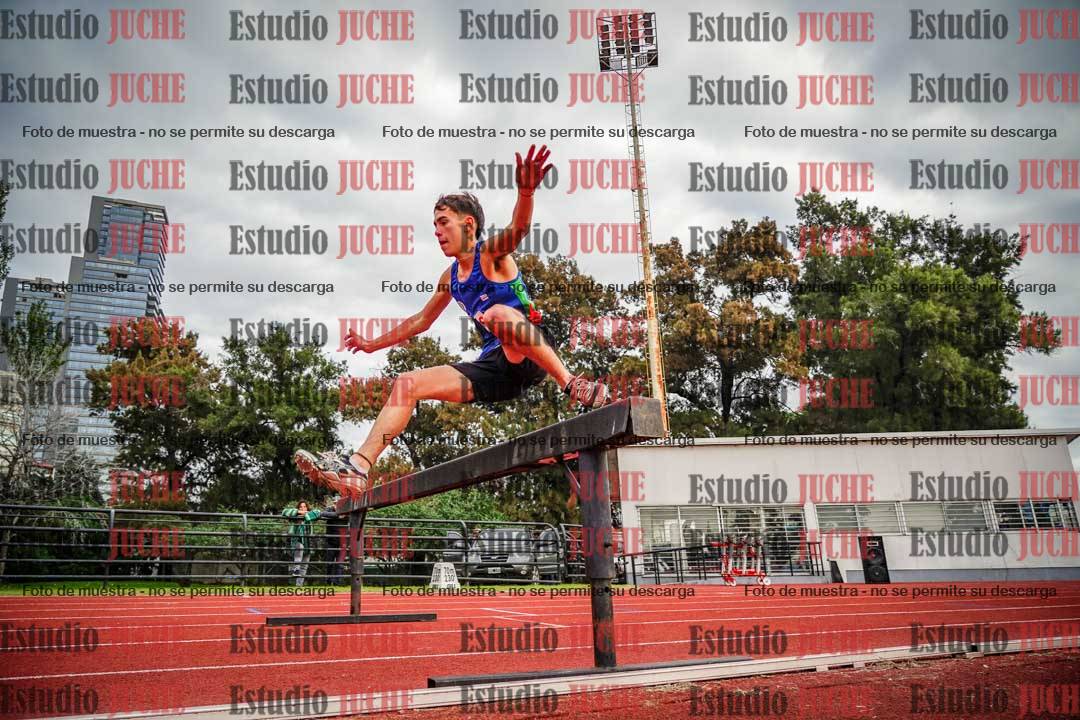 Fotos de los 3000 m con obstáculos de varones
