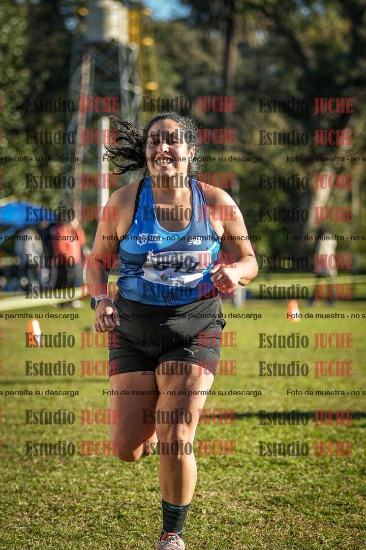 Fotos de la llegada del cross de 4000 m - mujeres