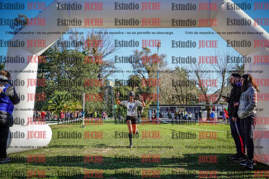 Fotos de la llegada del cross de 4000 m - mujeres
