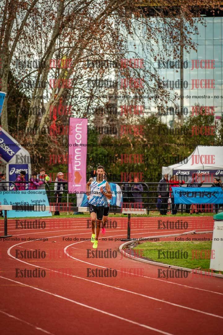 Fotos de los 2000 m con obstáculos de varones