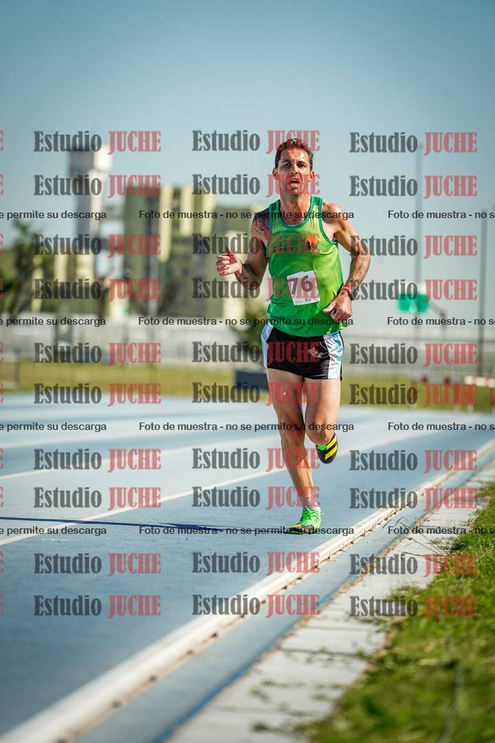 Fotos de los 5000 m de mujeres y varones - serie 1