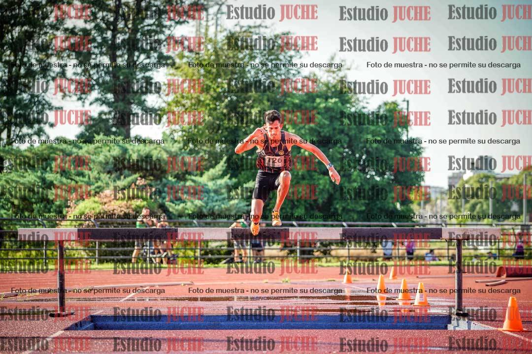 Fotos de los 3000 m con obstáculos de varones