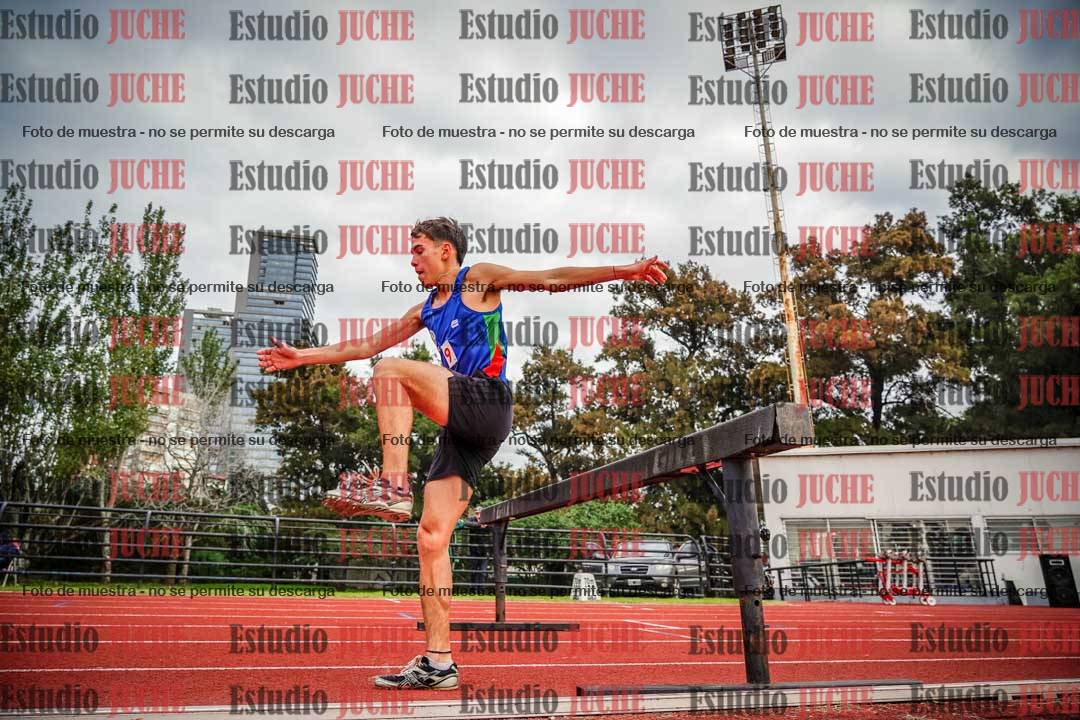 Fotos de los 3000 m con obstáculos de varones
