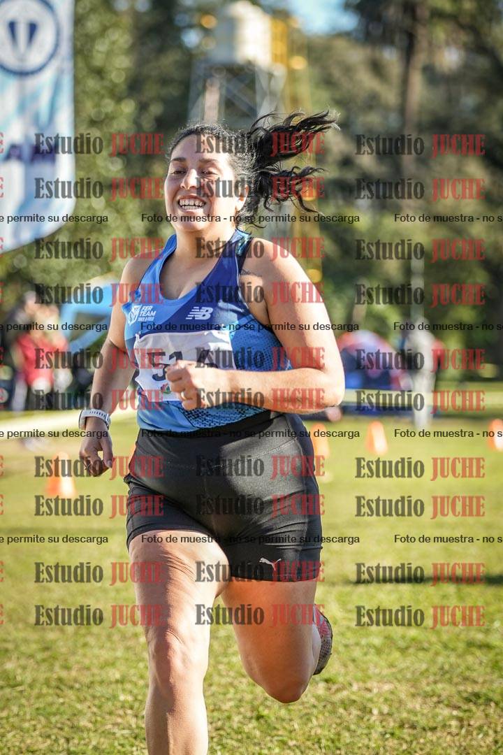 Fotos de la llegada del cross de 4000 m - mujeres