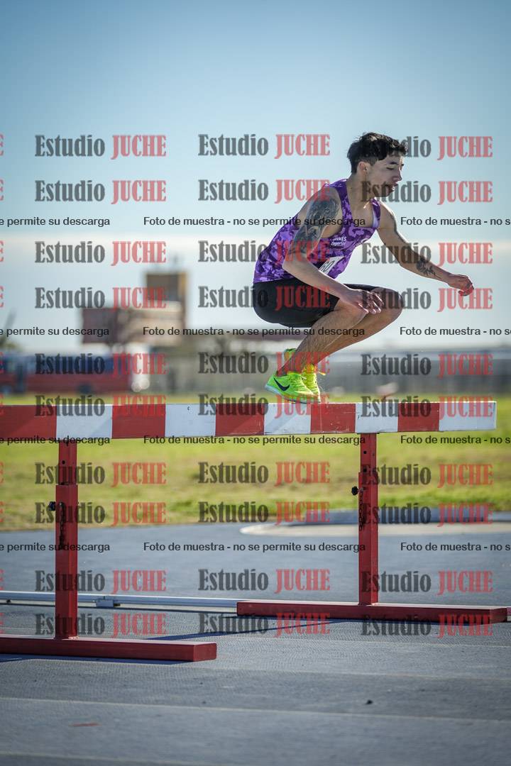 Fotos de los 3000 m con obstáculos de varones