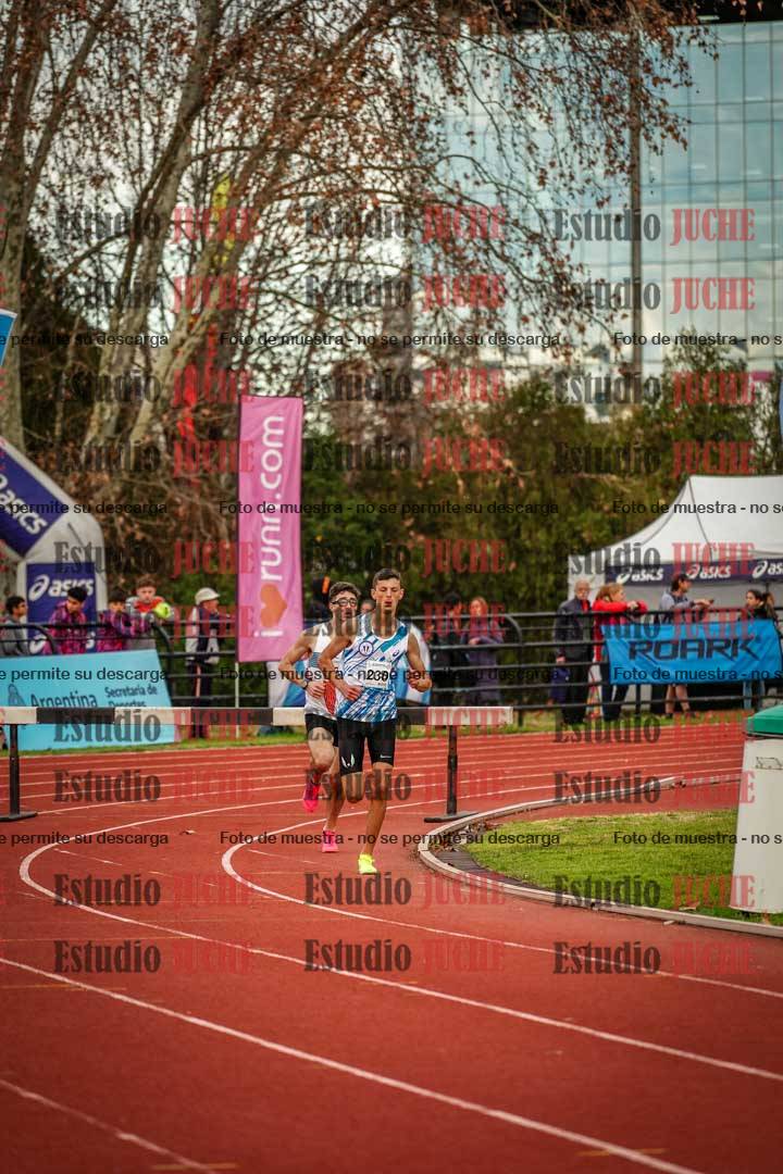 Fotos de los 2000 m con obstáculos de varones