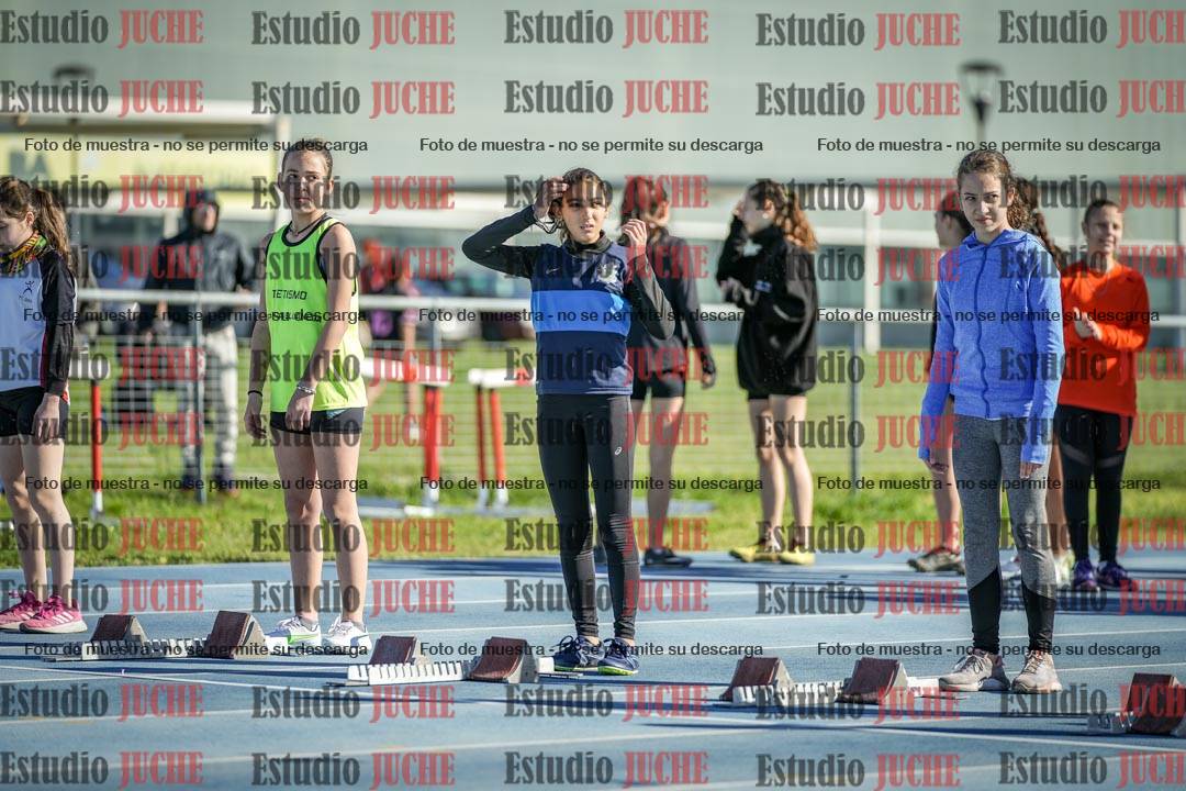 Fotos de los 80 m llanos de mujeres - U14