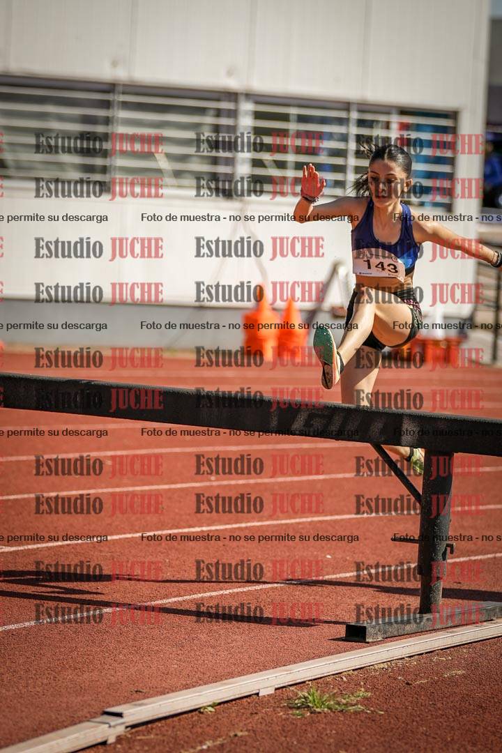 Fotos de los 1500 m con obstáculos de mujeres
