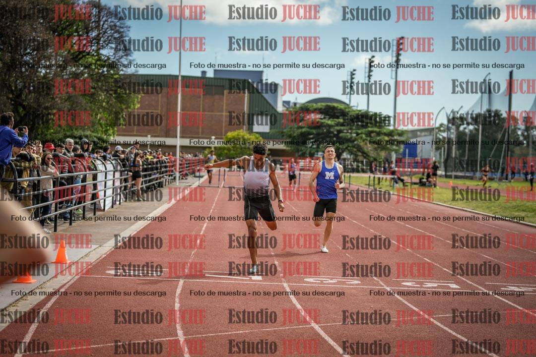 Fotos de los 400 m con vallas de varones