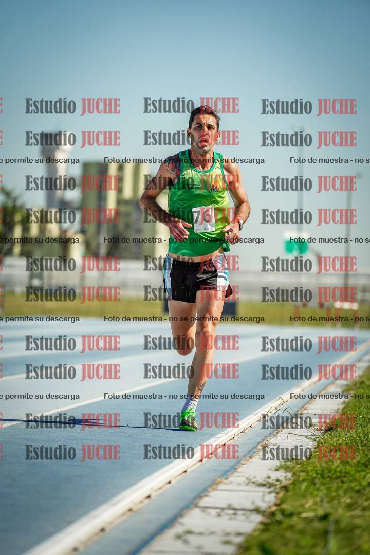 Fotos de los 5000 m de mujeres y varones - serie 1