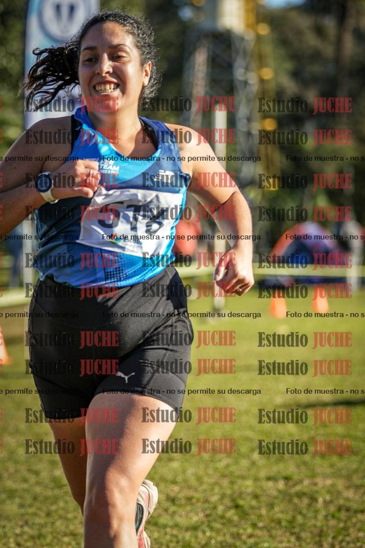 Fotos de la llegada del cross de 4000 m - mujeres