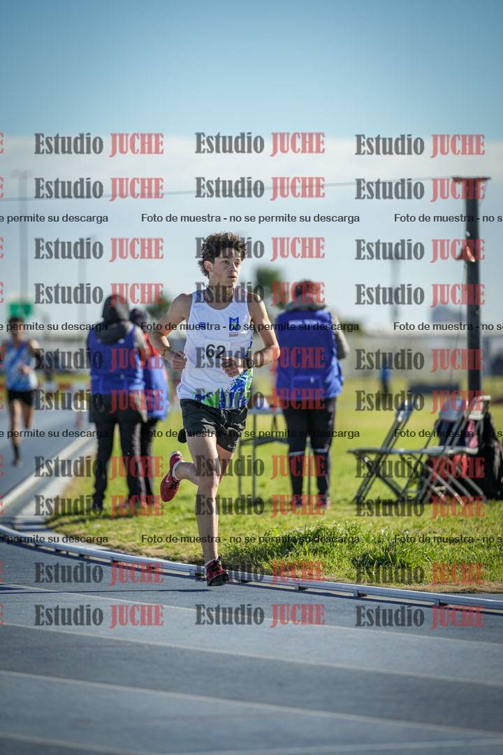 Fotos de los 3000 m con obstáculos de varones
