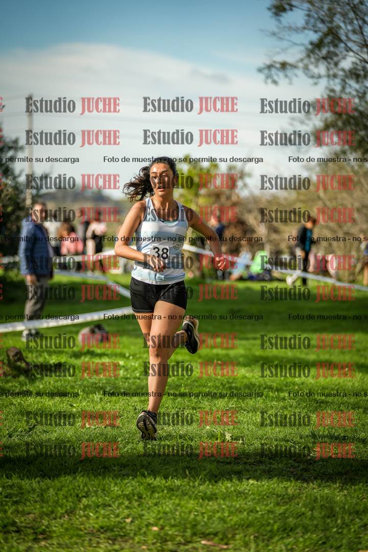 Fotos de la llegada del cross de 4000 m - mujeres