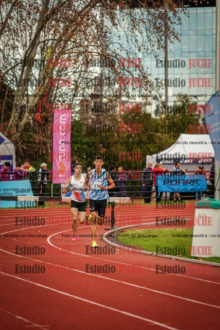 Fotos de los 2000 m con obstáculos de varones