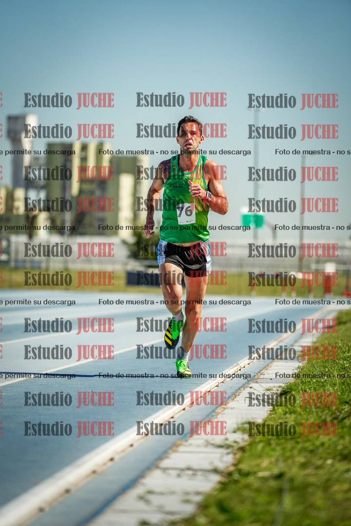 Fotos de los 5000 m de mujeres y varones - serie 1