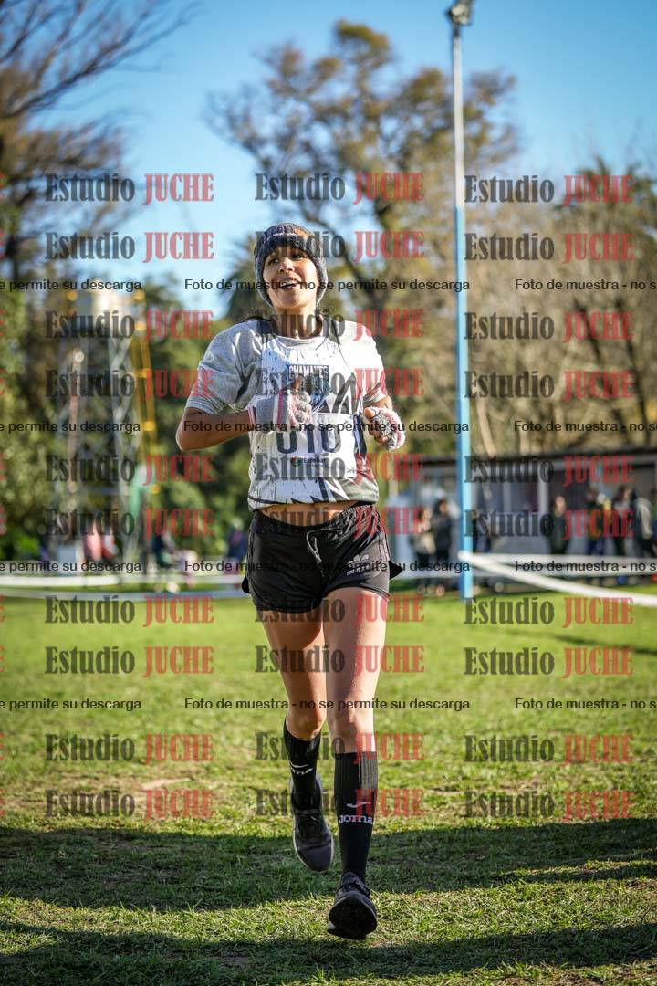 Fotos de la llegada del cross de 4000 m - mujeres