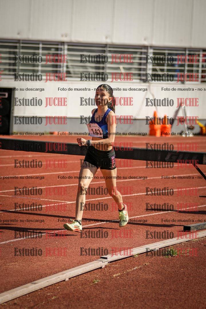 Fotos de los 1500 m con obstáculos de mujeres