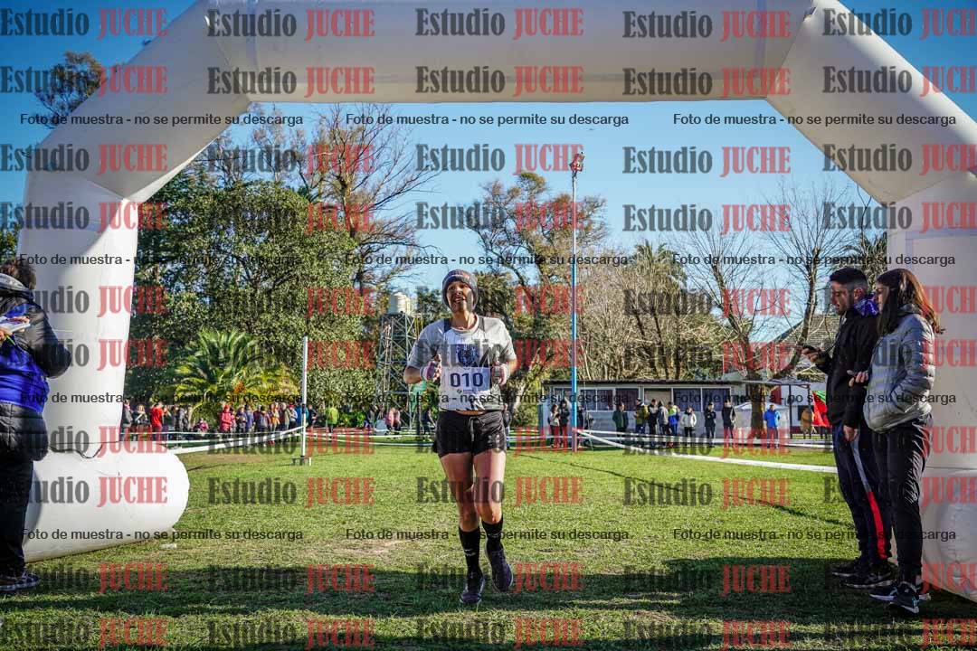 Fotos de la llegada del cross de 4000 m - mujeres