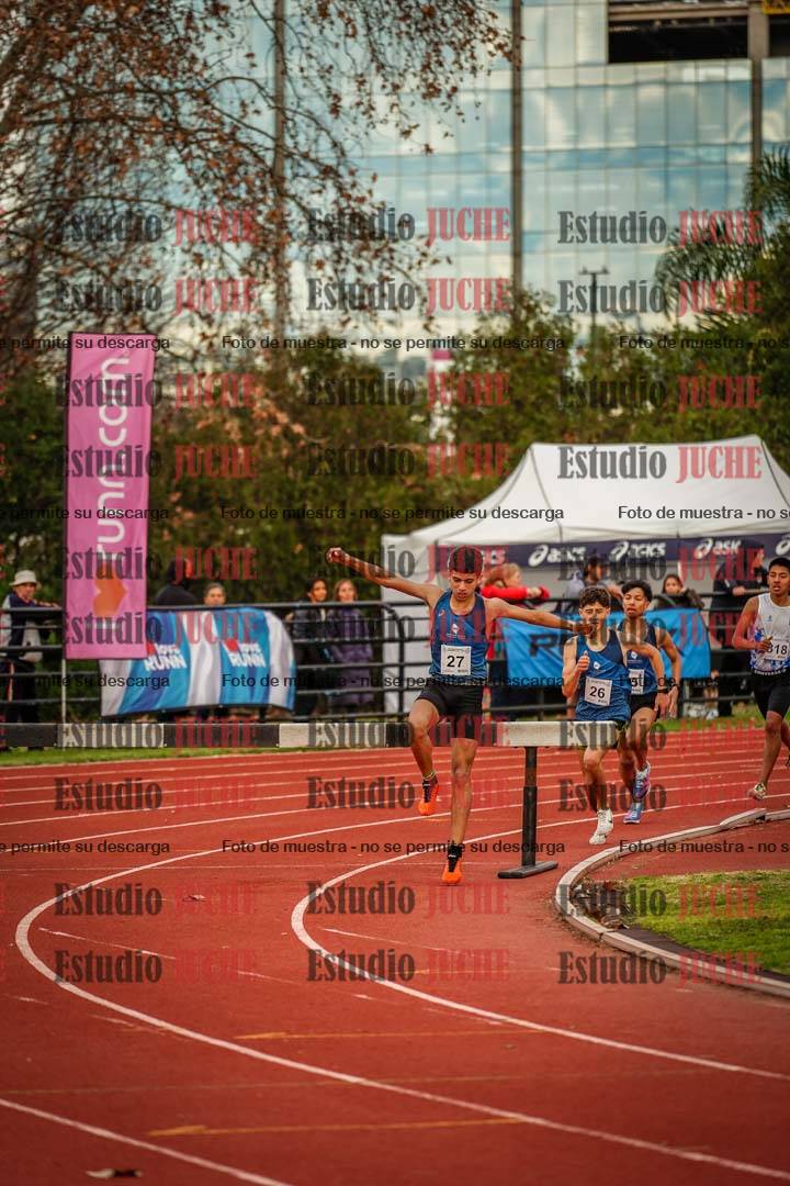 Fotos de los 2000 m con obstáculos de varones