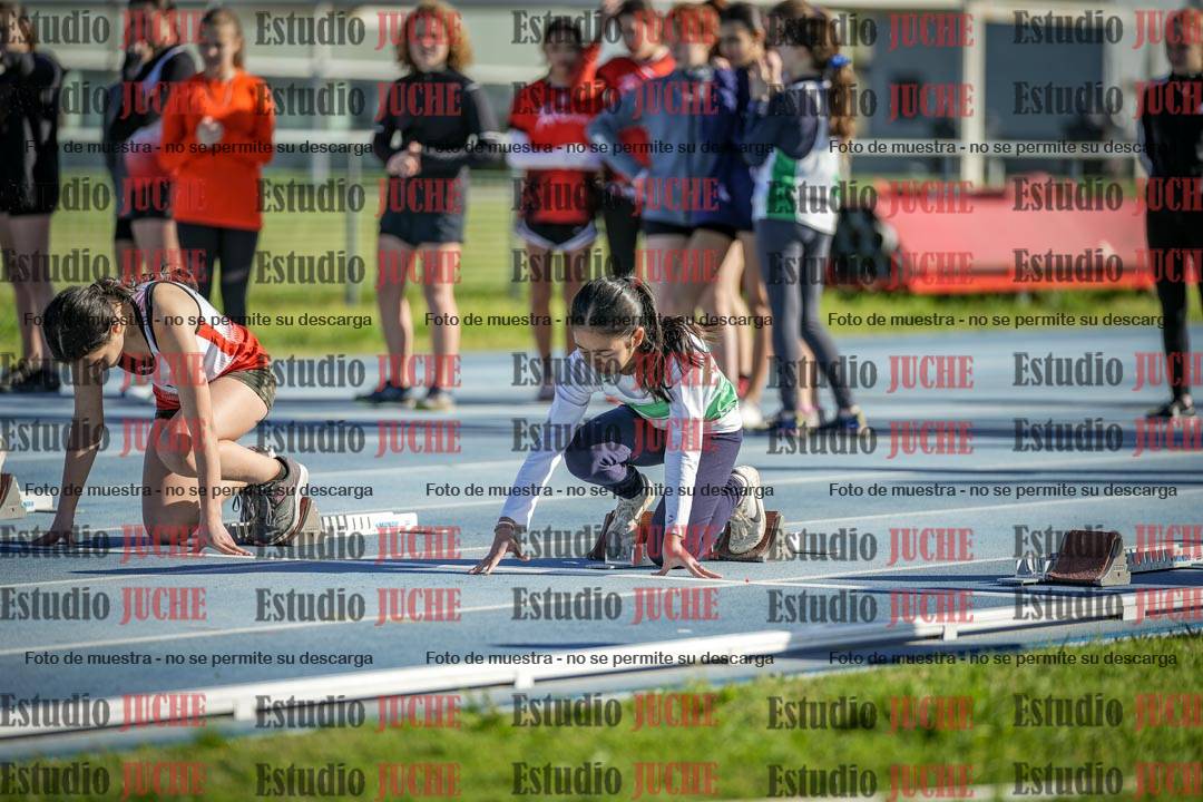 Fotos de los 80 m llanos de mujeres - U14