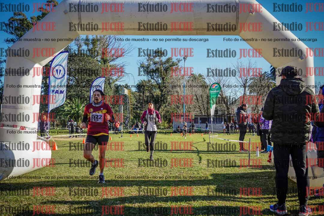Fotos de la llegada del cross de 4000 m - mujeres