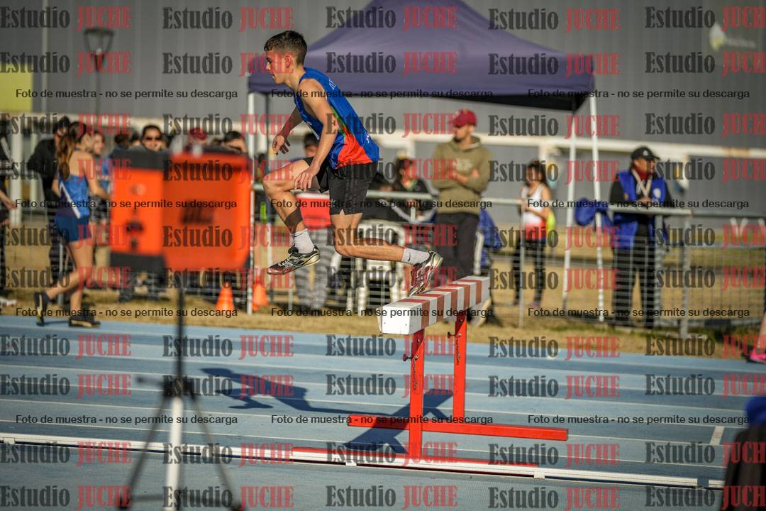 Fotos de los 2000 m con obstáculos de varones