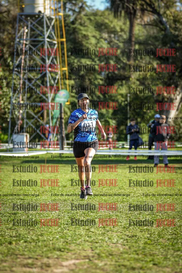 Fotos de la llegada del cross de 4000 m - mujeres