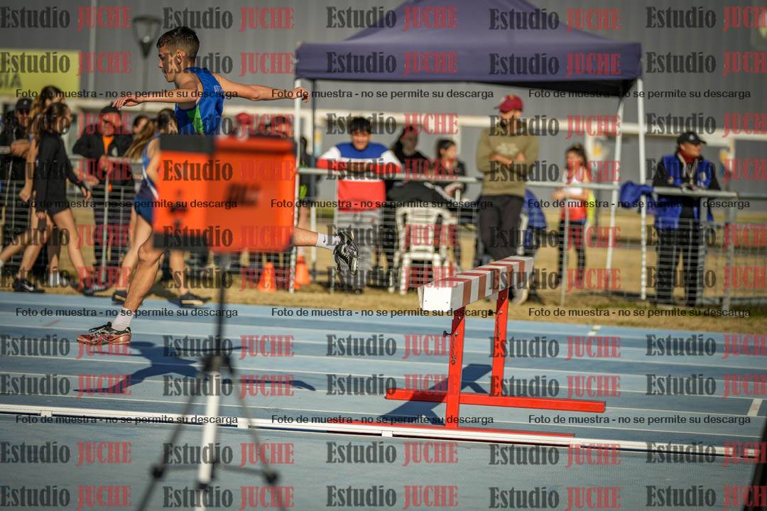 Fotos de los 2000 m con obstáculos de varones