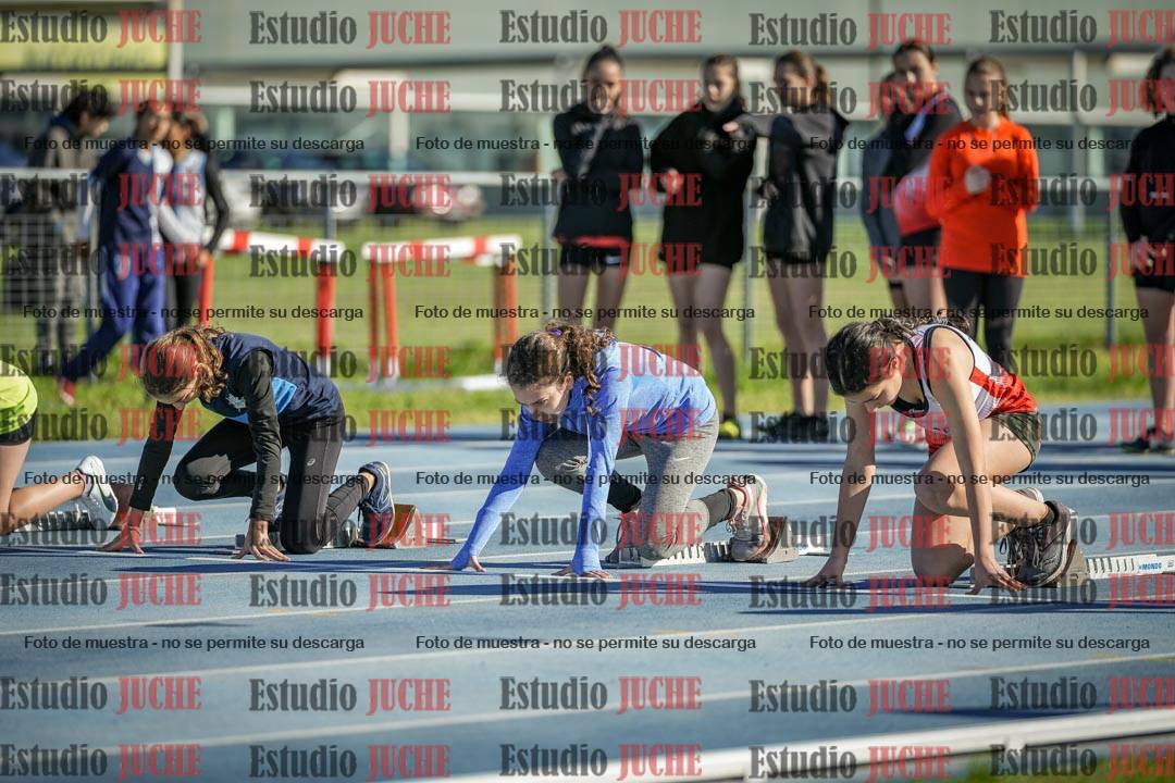 Fotos de los 80 m llanos de mujeres - U14