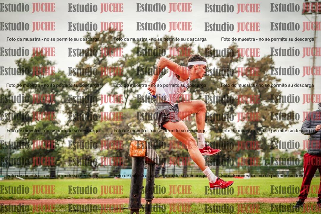 Fotos de los 3000 m con obstáculos de varones