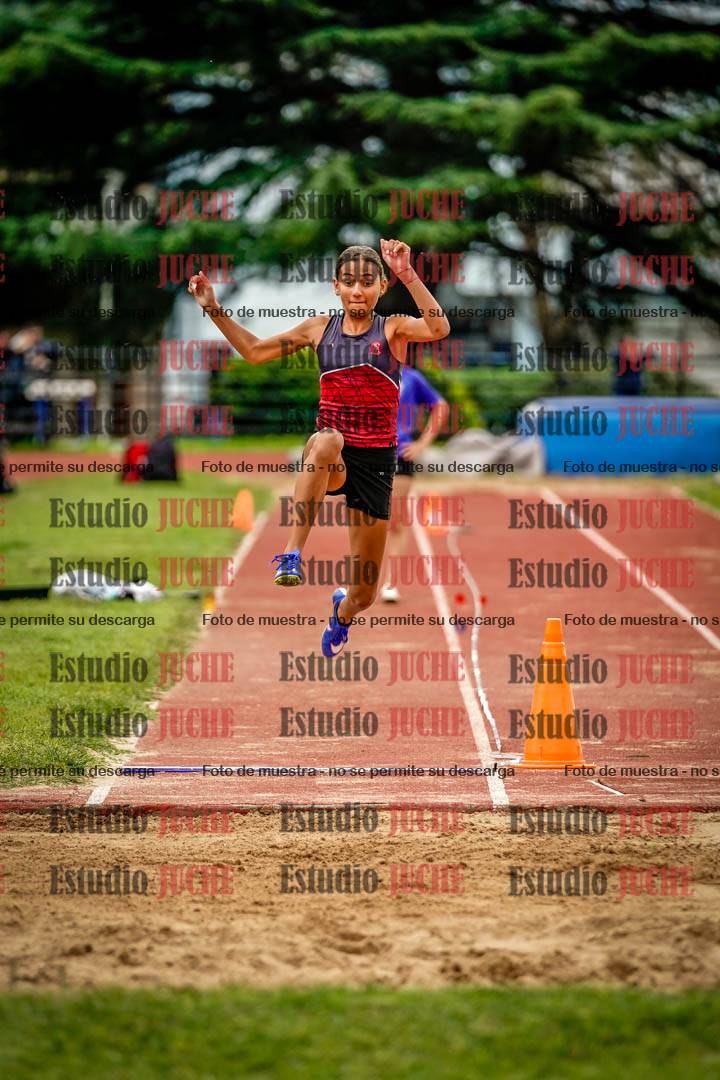 Fotos del salto en largo de mujeres - hexatlón 4