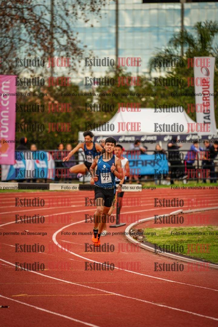 Fotos de los 2000 m con obstáculos de varones