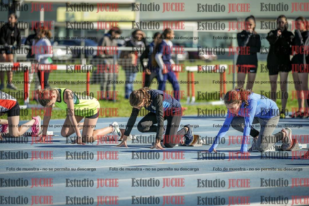 Fotos de los 80 m llanos de mujeres - U14