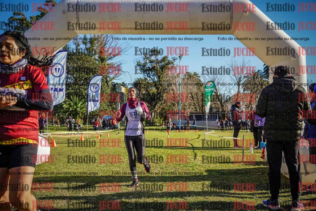 Fotos de la llegada del cross de 4000 m - mujeres