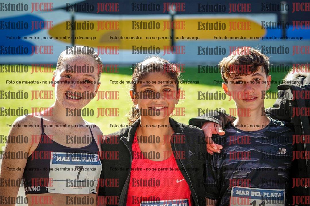 Fotos de algunos extras y podios del día 2
