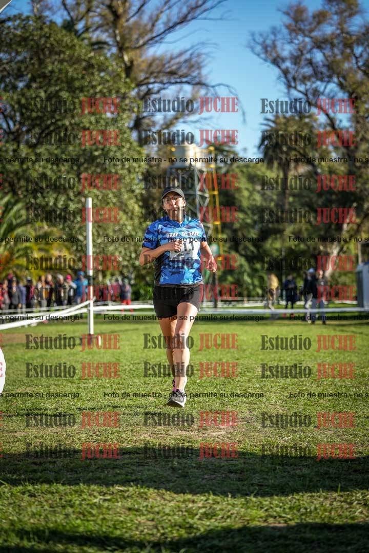 Fotos de la llegada del cross de 4000 m - mujeres